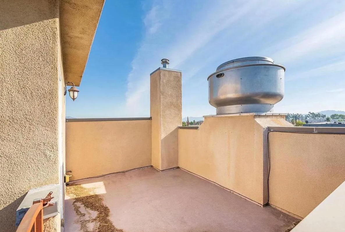 Foto del edificio - 11630 Hamlin St