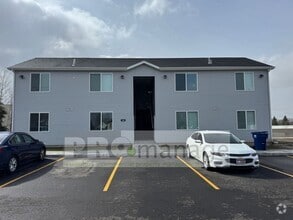 Building Photo - 840 W 3rd N