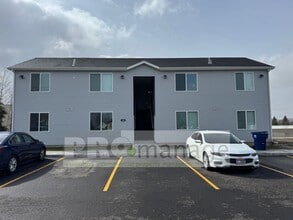 Building Photo - 840 W 3rd N