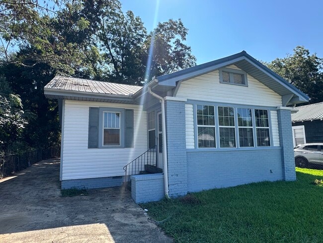 Building Photo - 5517 Avenue Q