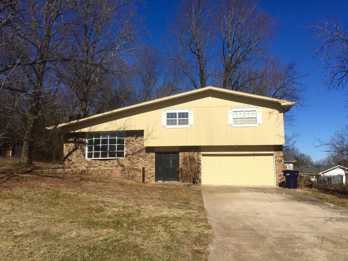 Primary Photo - 1803 Briar Dr