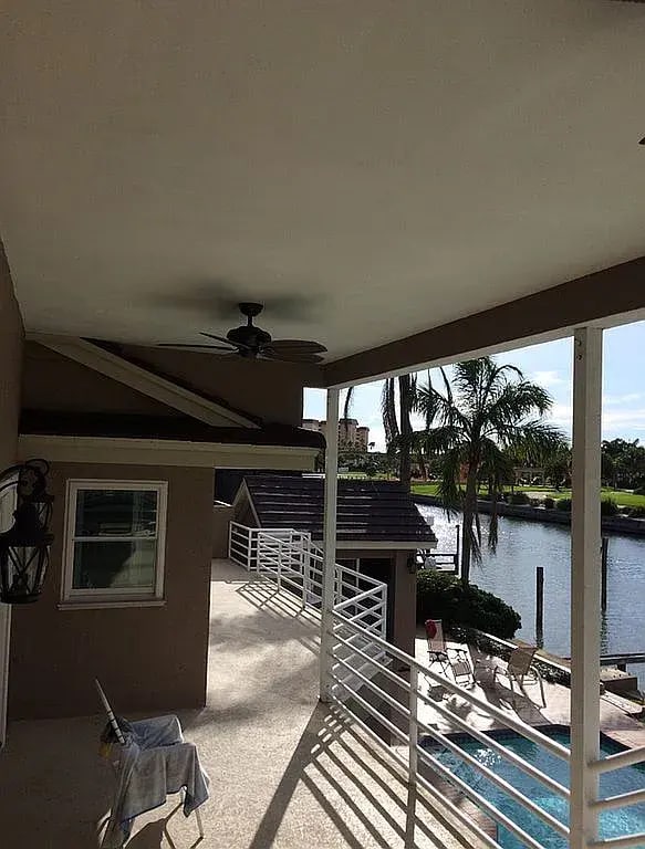 Back Balcony - 4973 58th Ave S