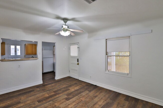 Foto del edificio - 234 S Hobson