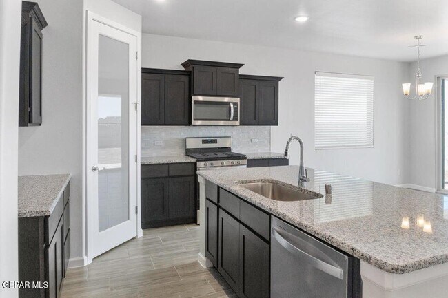 Building Photo - 512 Twilight Dr