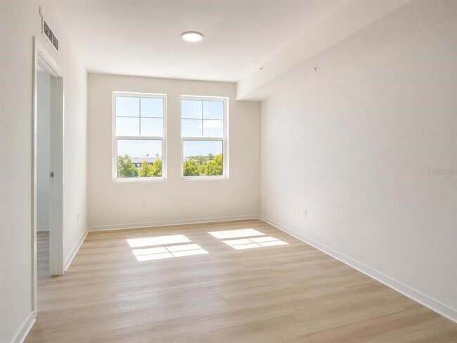 Foto del edificio - 5587 Millennia Park Dr