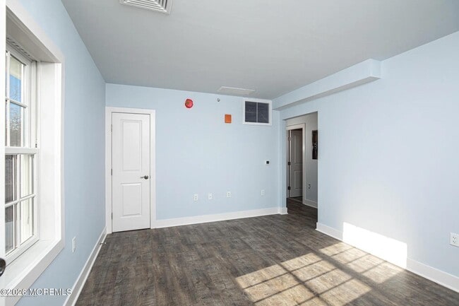 Building Photo - 1009 Arnold Ave