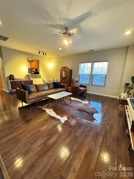 Foto del edificio - 280 W Bland St