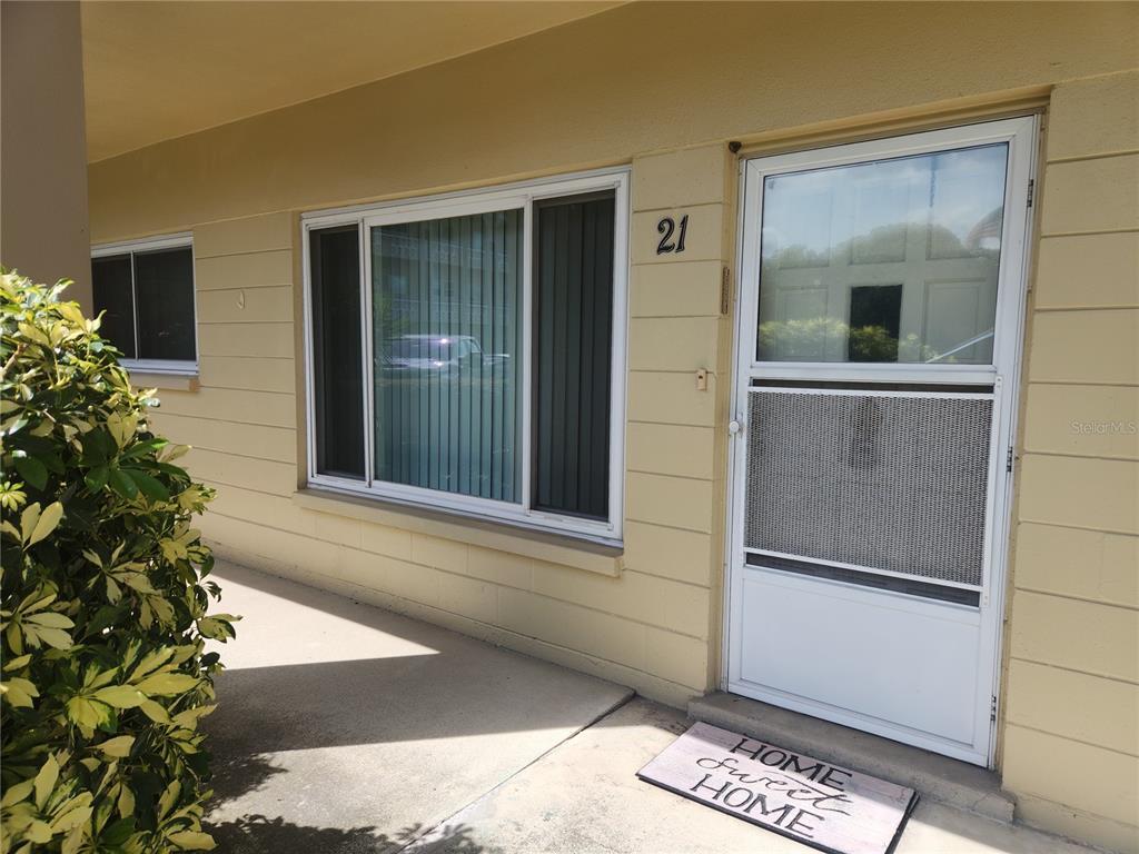 Foto principal - 2361 Jamaican St