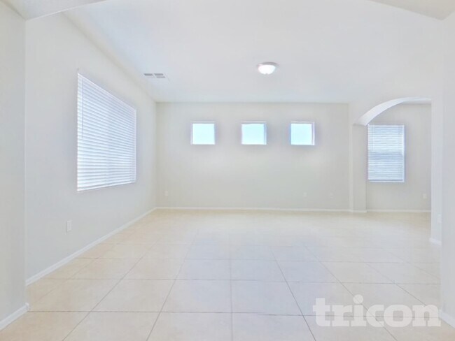 Building Photo - 7413 S 40th Ln