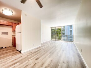 Building Photo - 1600 Wilikina Dr