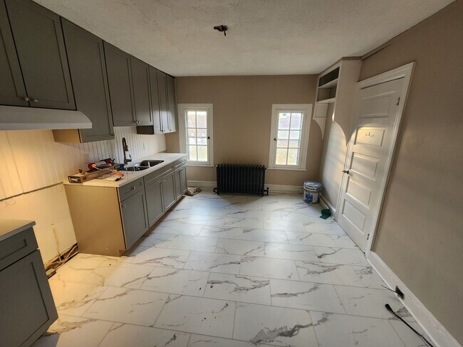 Foto del edificio - 651 Lincoln Way W