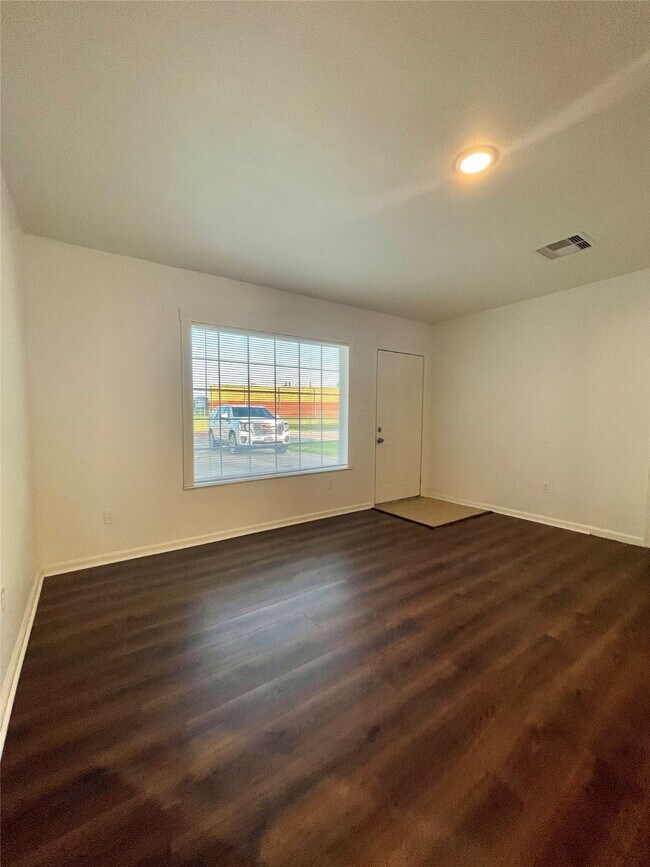 Foto del edificio - 1755 W 6th St