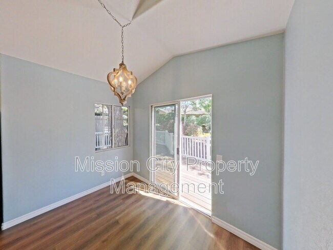 Foto del edificio - 3705 Hitchcock Ranch Rd