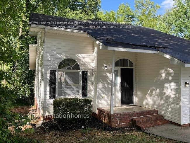 Building Photo - 3725 Oakwood Rd