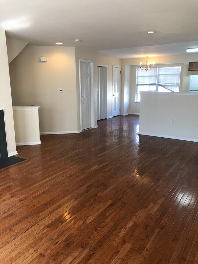 49 Giera Ct, Parlin, NJ 08859 Townhome Rentals in Parlin NJ