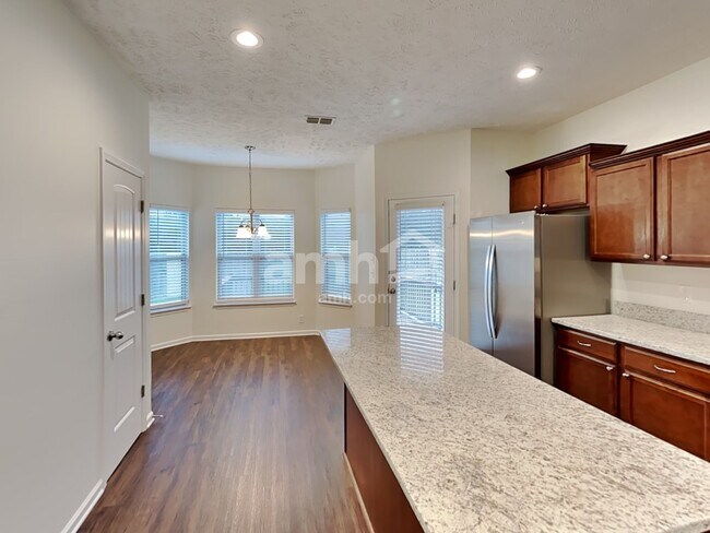 Foto del edificio - 3331 Foxside Ln