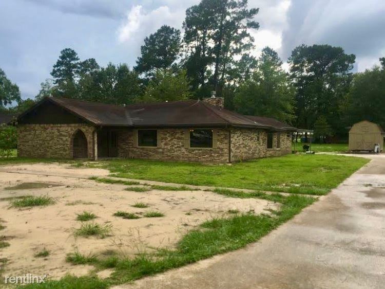 4 br, 2.5 bath House 137 Rolling Hills Dr House Rental in Lumberton