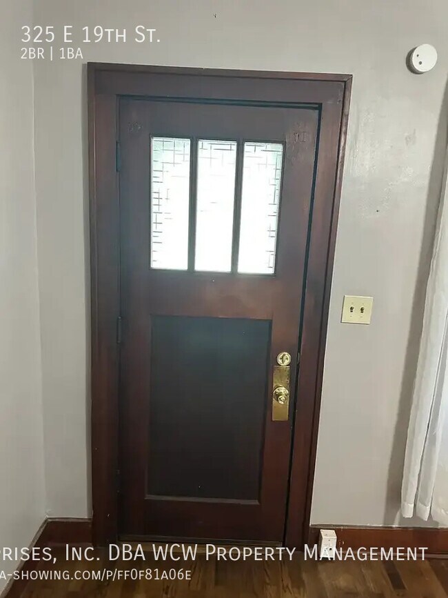 Foto del edificio - 325 E 19th St