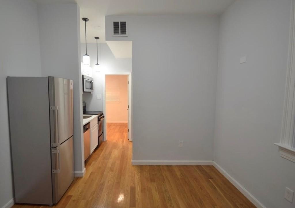 Primary Photo - 202 Warren Ave
