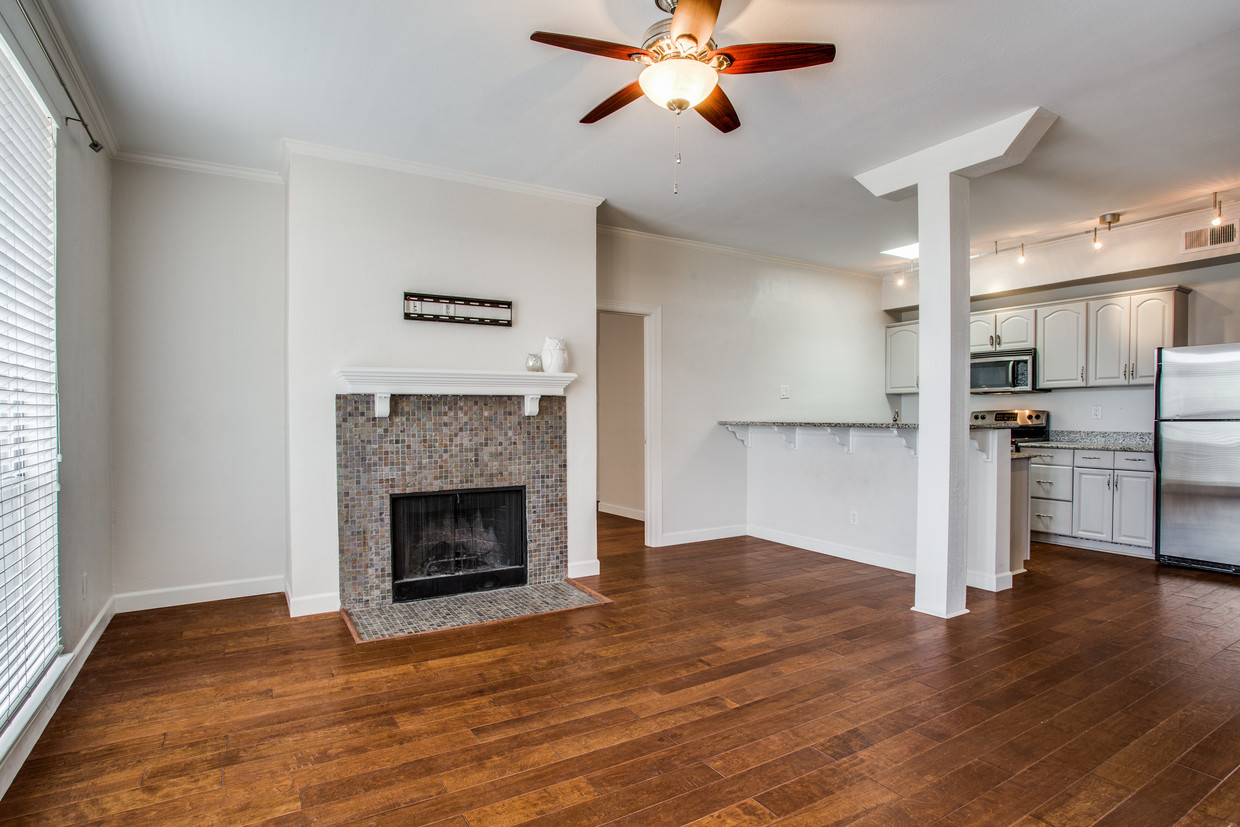 Living Room - 6318 Richmond Ave