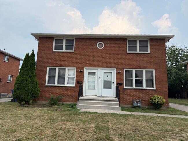 Foto del edificio - 16 Alcona Ave