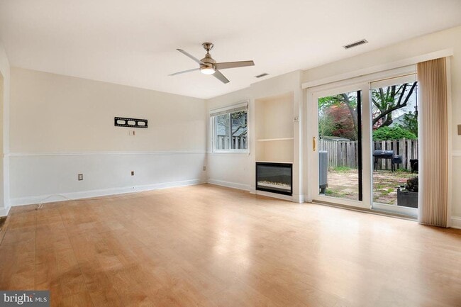 Building Photo - 1055 Cedar Ridge Ct