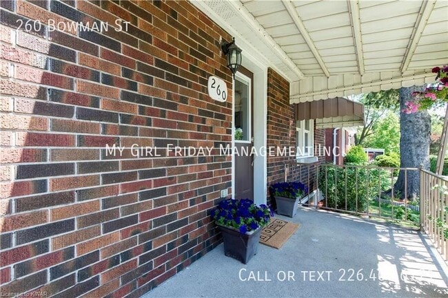 Building Photo - New Price! Charming 3bed Bungalow w Finish...