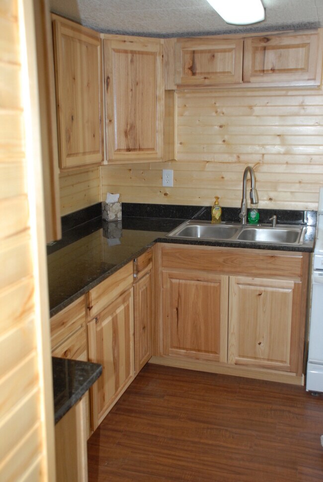 Foto del edificio - 2 Bedroom 1 Bath Home on E Fork off 441 S....