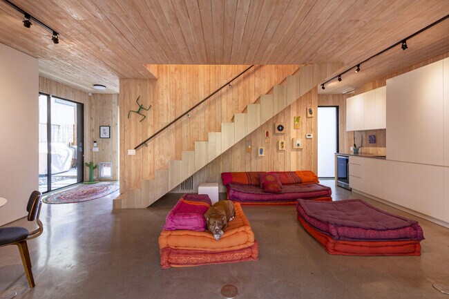 Building Photo - 104 N Adams Ave