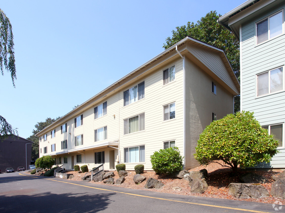 Primary Photo - Greentree Apartments