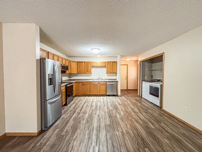 Foto del edificio - 2 Bedroom Town Home