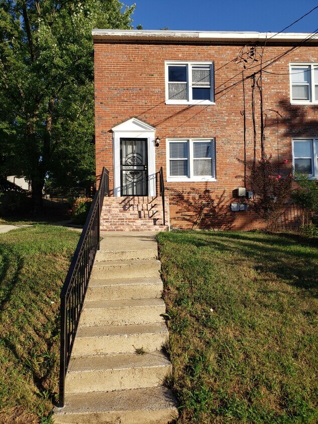 6315 Liberia St - Front Entry - 6315 Liberia St