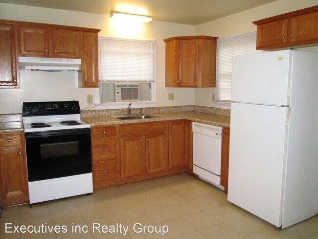 Building Photo - 3 br, 1.5 bath House - 813 McDowell Road