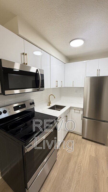 Building Photo - 60 Triller Ave