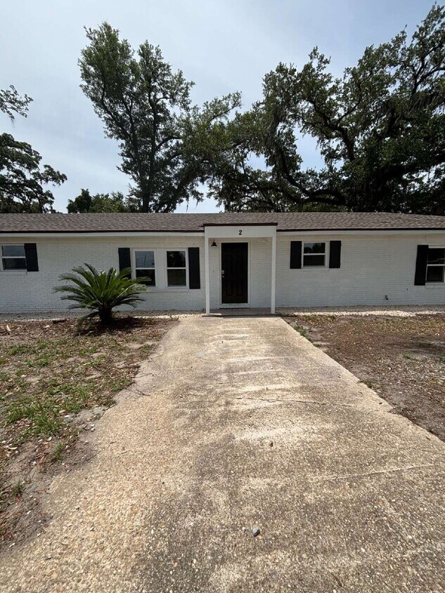 Primary Photo - "Charming 2-Bed Gem in Lynn Haven - Cozy 7...