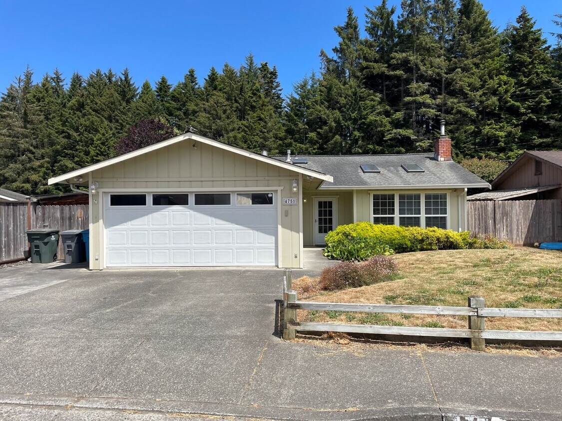 Primary Photo - Charming 3-Bedroom Home in Desirable Cutte...