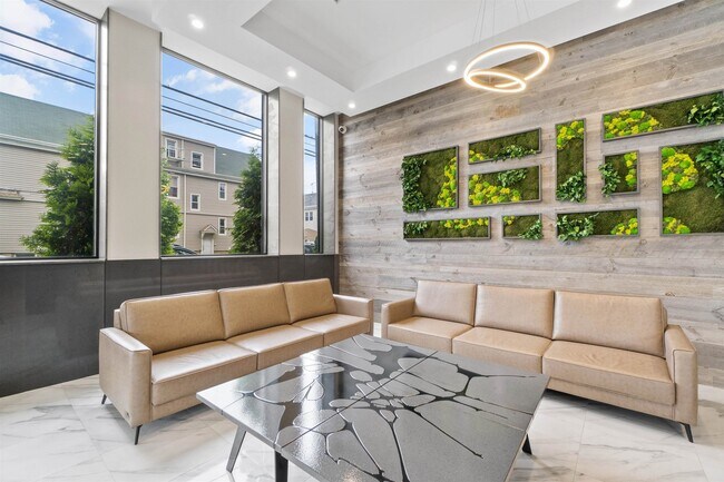 Building Photo - 662 Avenue C