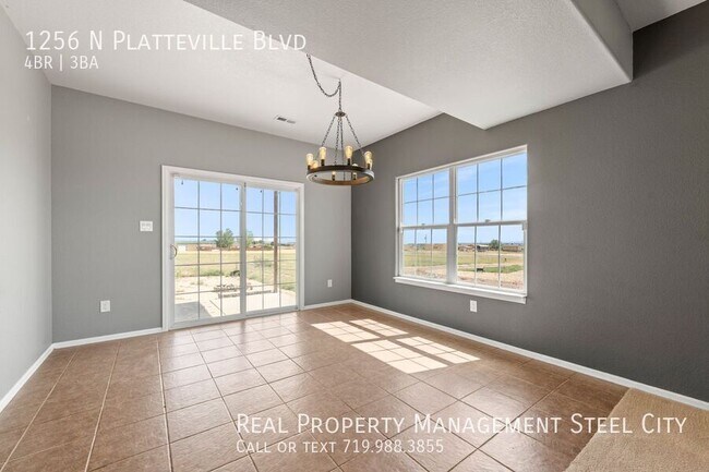 Foto del edificio - 1256 N Platteville Blvd