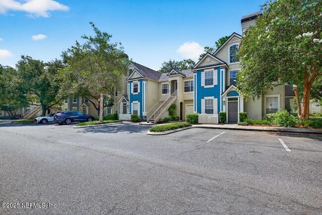 Building Photo - 13703 Richmond Park Dr N