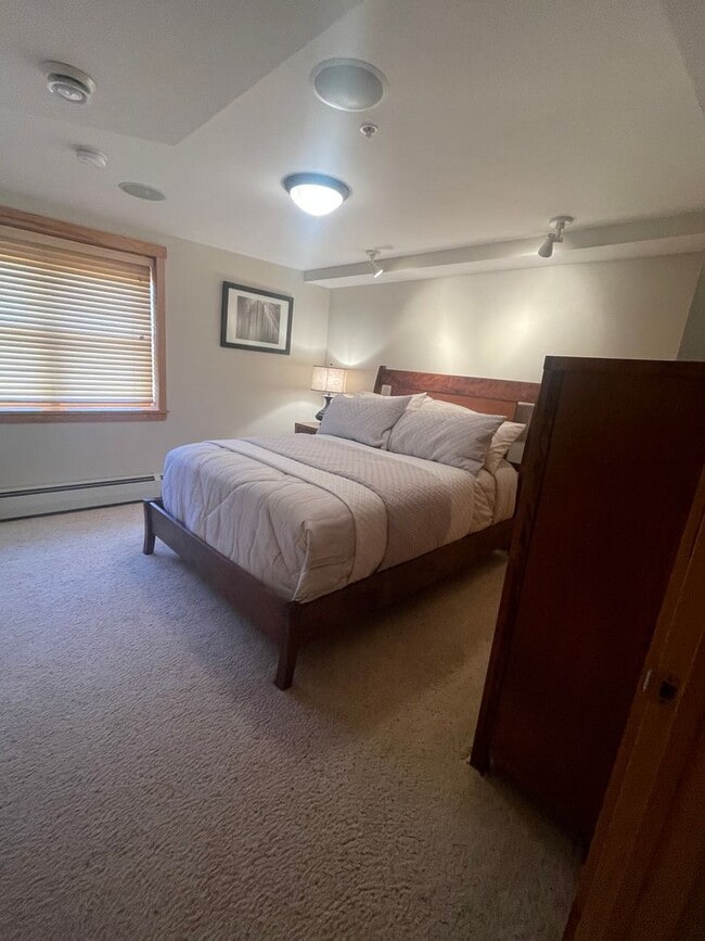 Foto del edificio - Beacon Pointe Condo! Stunning  Lake Views ...