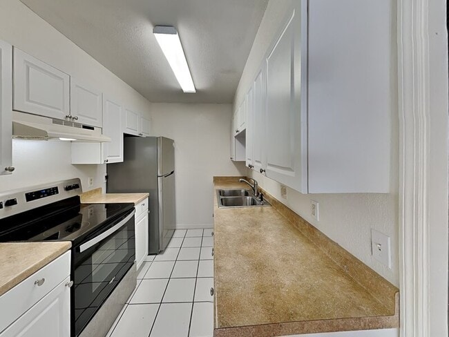 Building Photo - 3073 Willow Bend Blvd