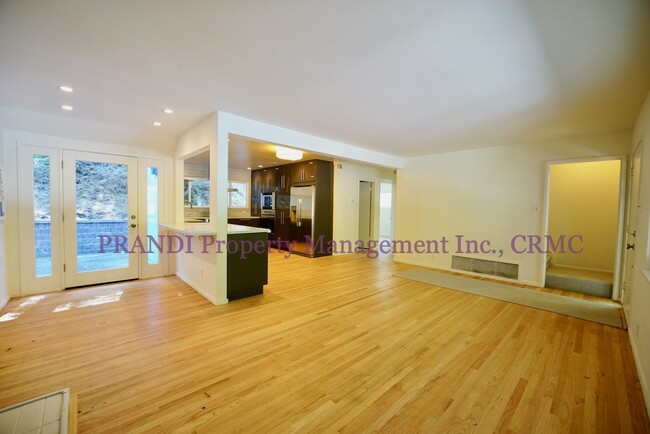 Building Photo - 36 Olive Ave