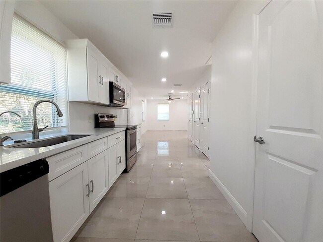 Foto del edificio - 13755 SW 20th St