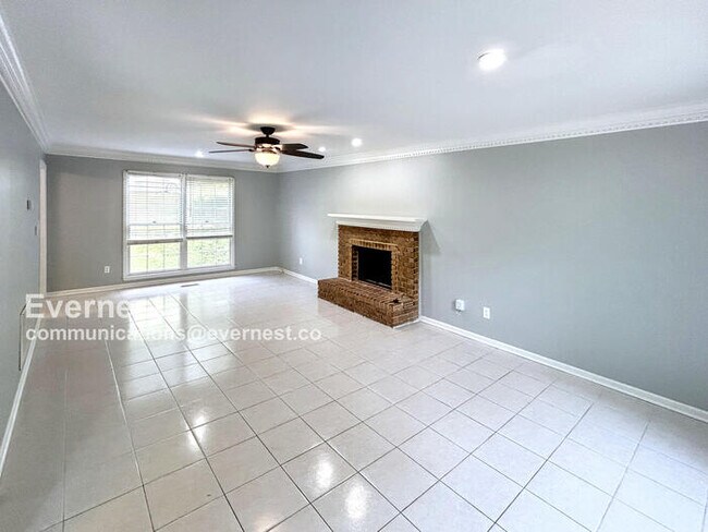 Foto del edificio - 1384 Belmont Ln