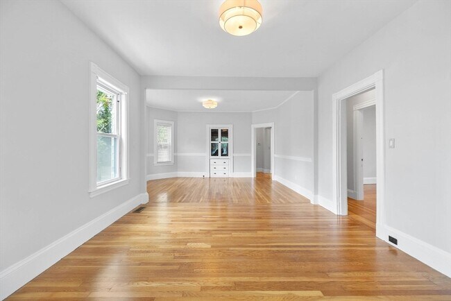 Foto del edificio - 228 Langley Rd