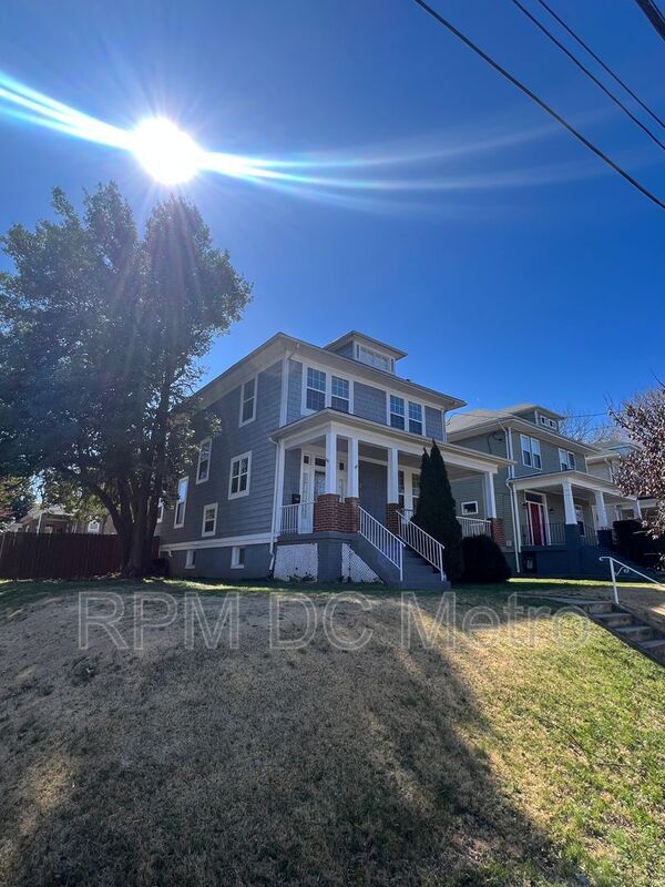 Foto del edificio - 1847 Monroe St NE