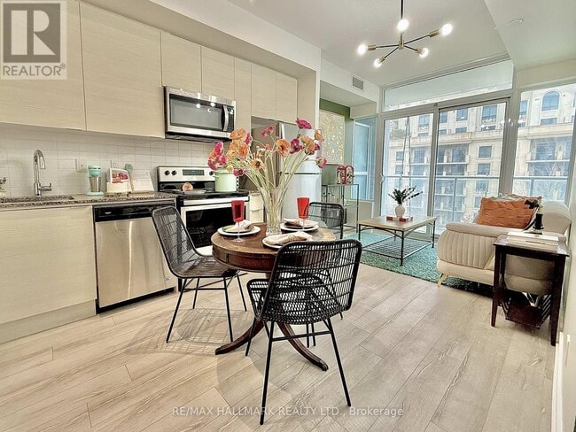 Photo du bâtiment - 621 Sheppard Ave E