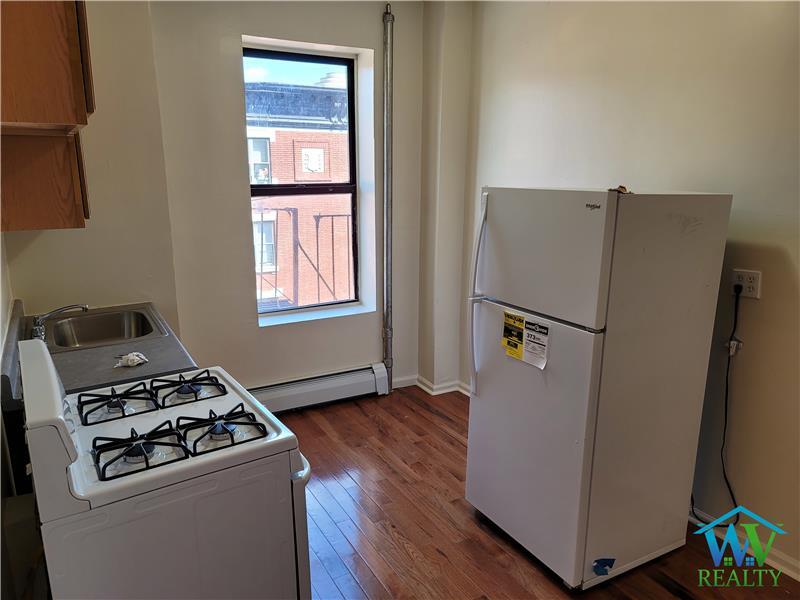 410 E 187th St, Bronx, NY 10458 Townhome Rentals in Bronx NY