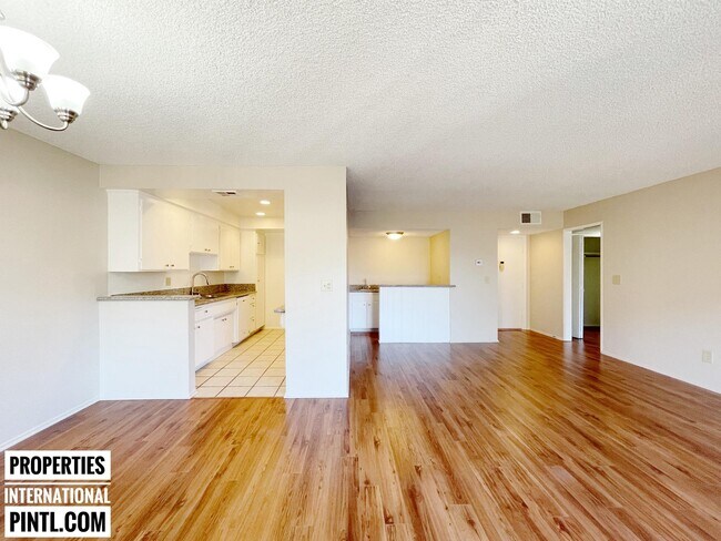 Building Photo - 350 S Oakland