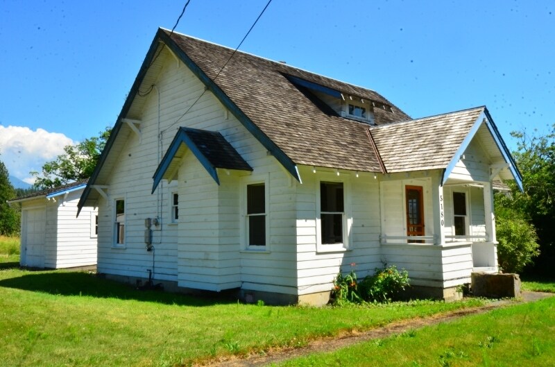 5180 Mitchell Rd, Deming, WA 98244 House Rental in Deming, WA